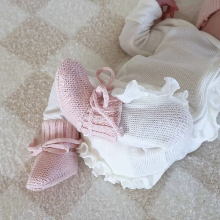Knit Newborn Bow Booties | Baby Pink