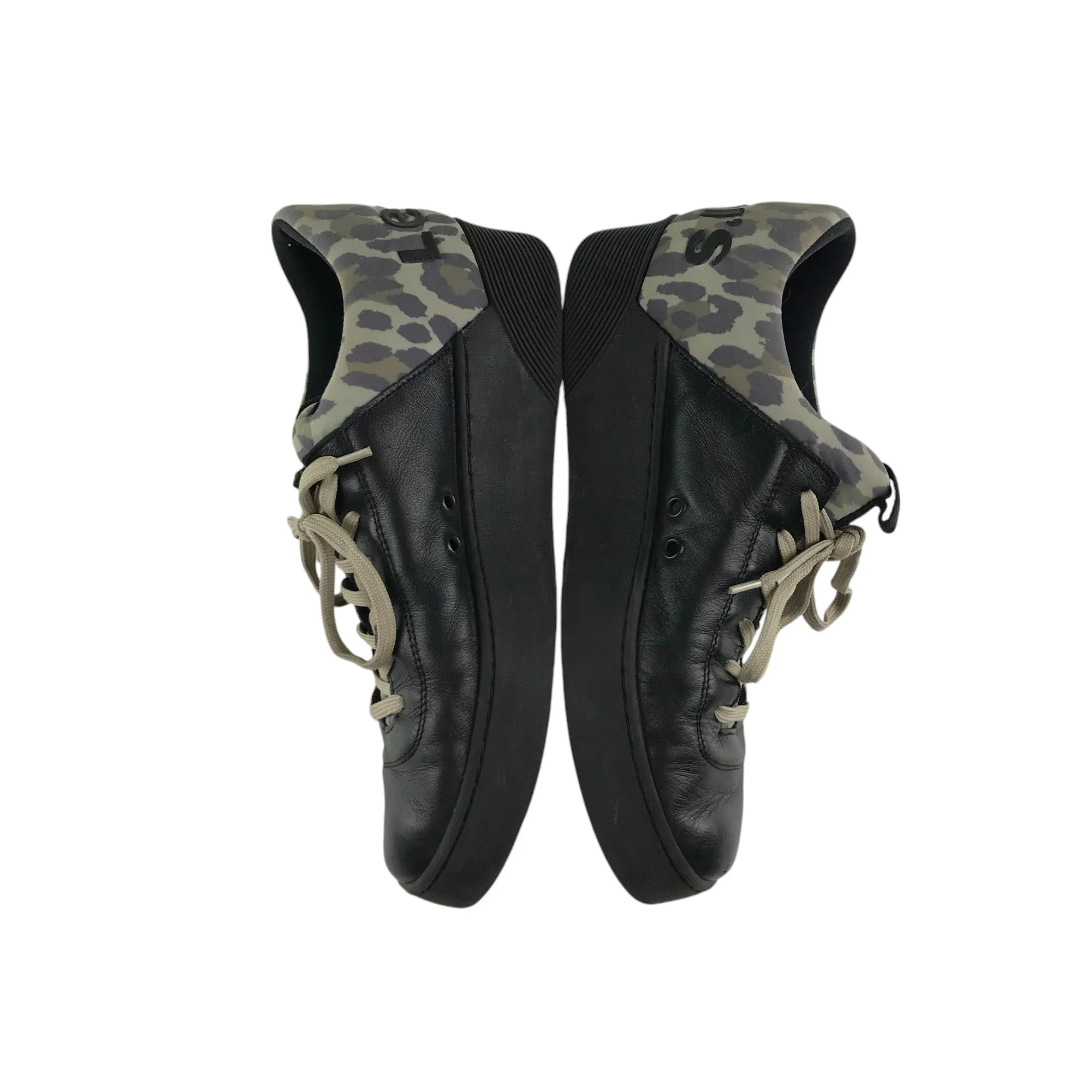 Levi's shoes shoe size 6.5 black leopard spots pattern leather with laces
