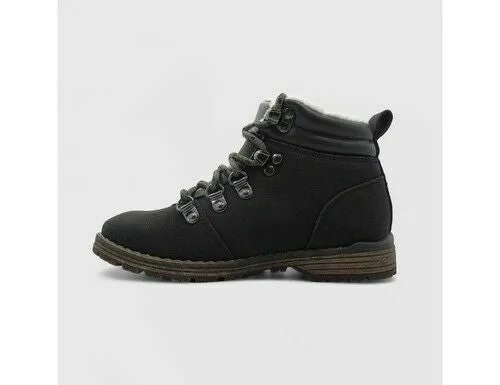 <div><span style="font-family: Arial;"><strong>Cat &amp; Jack&trade; Boys Jonathan Lug Fashion Hiking Boots - Black - Size 2</strong></span></div>

<p>&nbsp;</p>