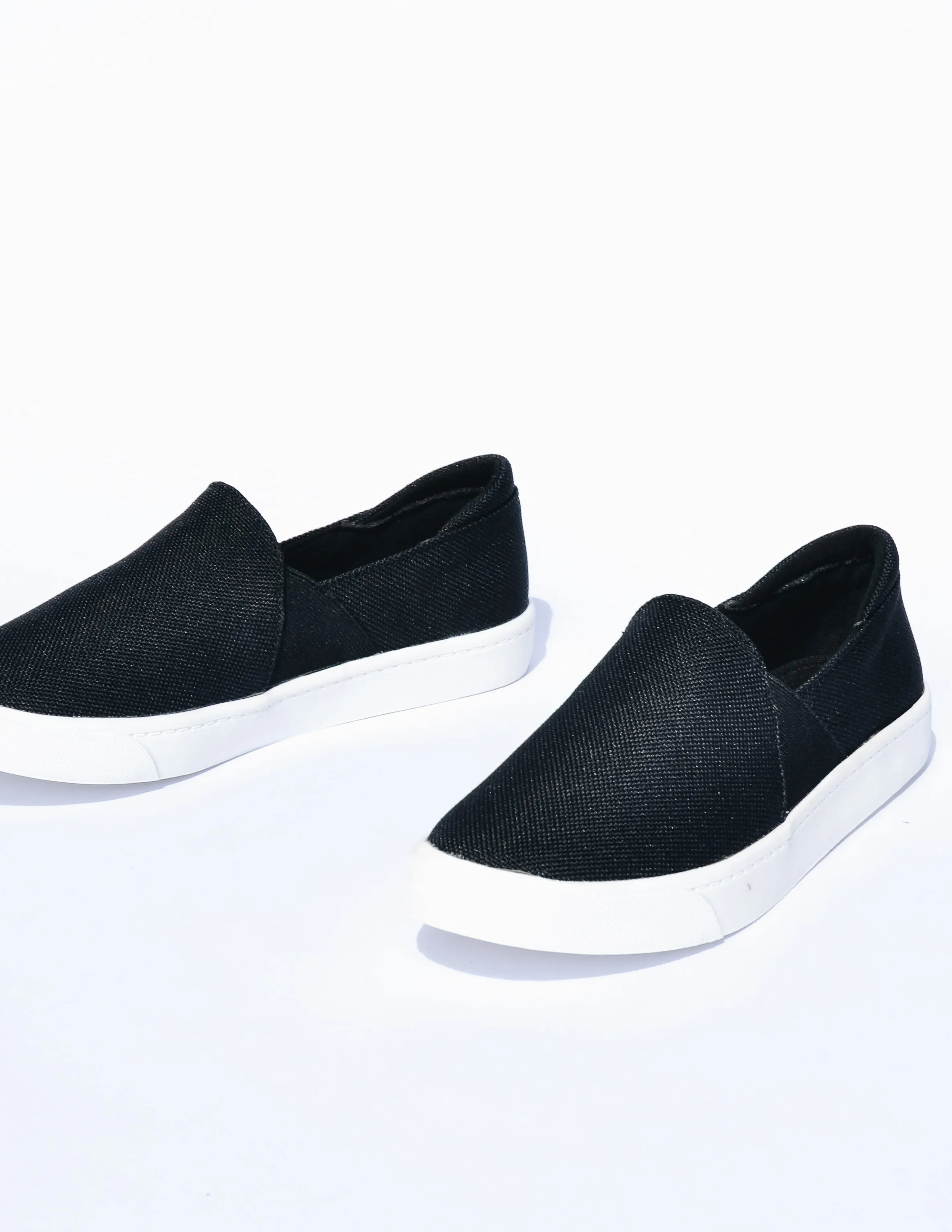 WEEKEND WANDERER SNEAKER - Black